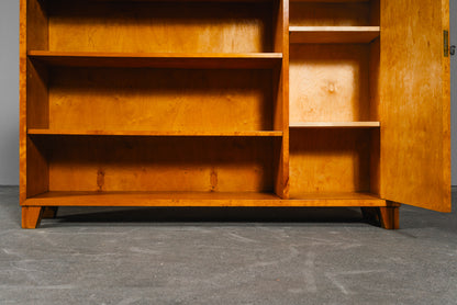 Stilvolles Mid-Century Bücherregal