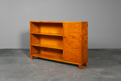 Stilvolles Mid-Century Bücherregal
