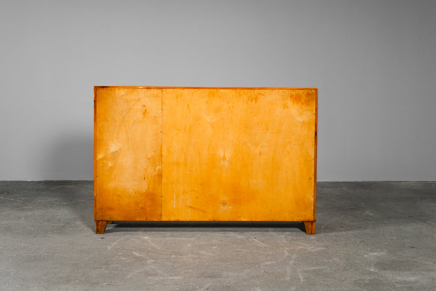 Stilvolles Mid-Century Bücherregal