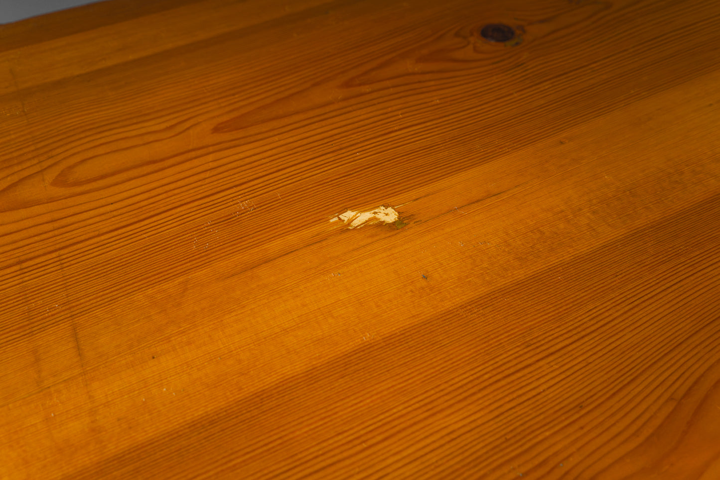 Praktische Kommode im Biedermeier Stil