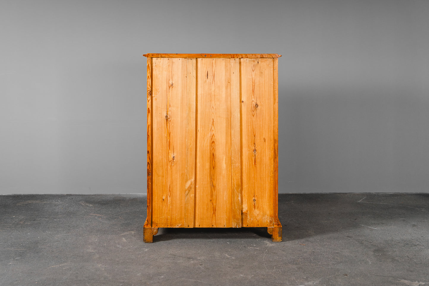 Praktische Kommode im Biedermeier Stil