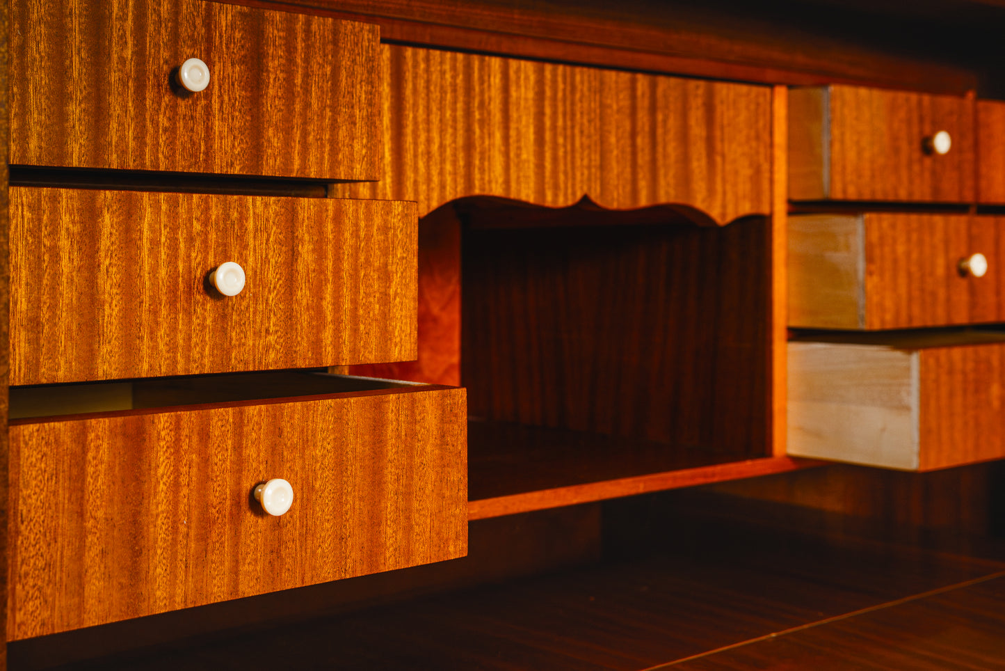 Sekretär im Biedermeier Stil