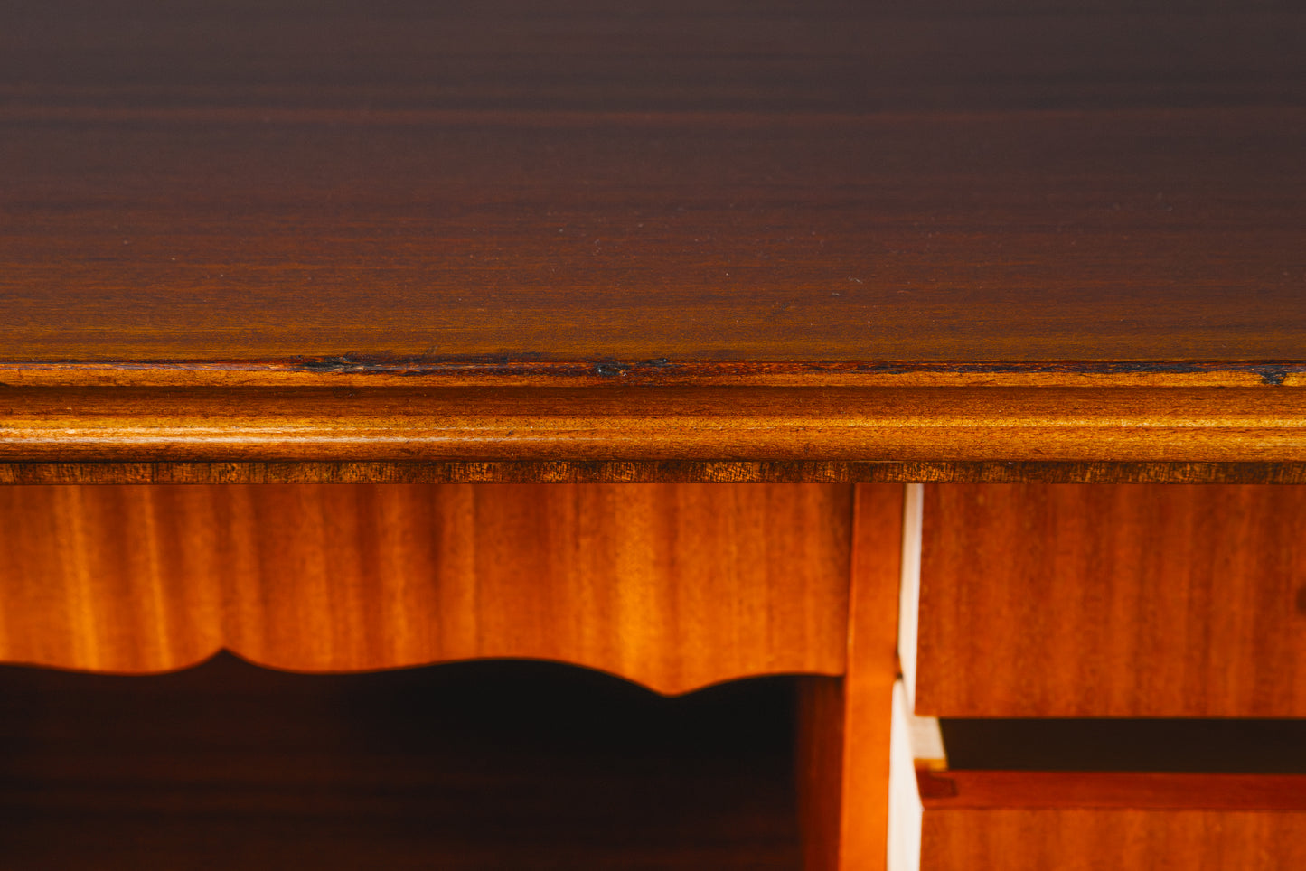 Sekretär im Biedermeier Stil