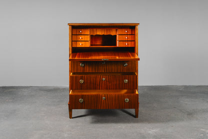 Sekretär im Biedermeier Stil