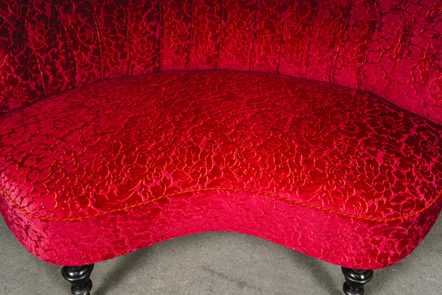 Umwerfendes Antikes Sofa