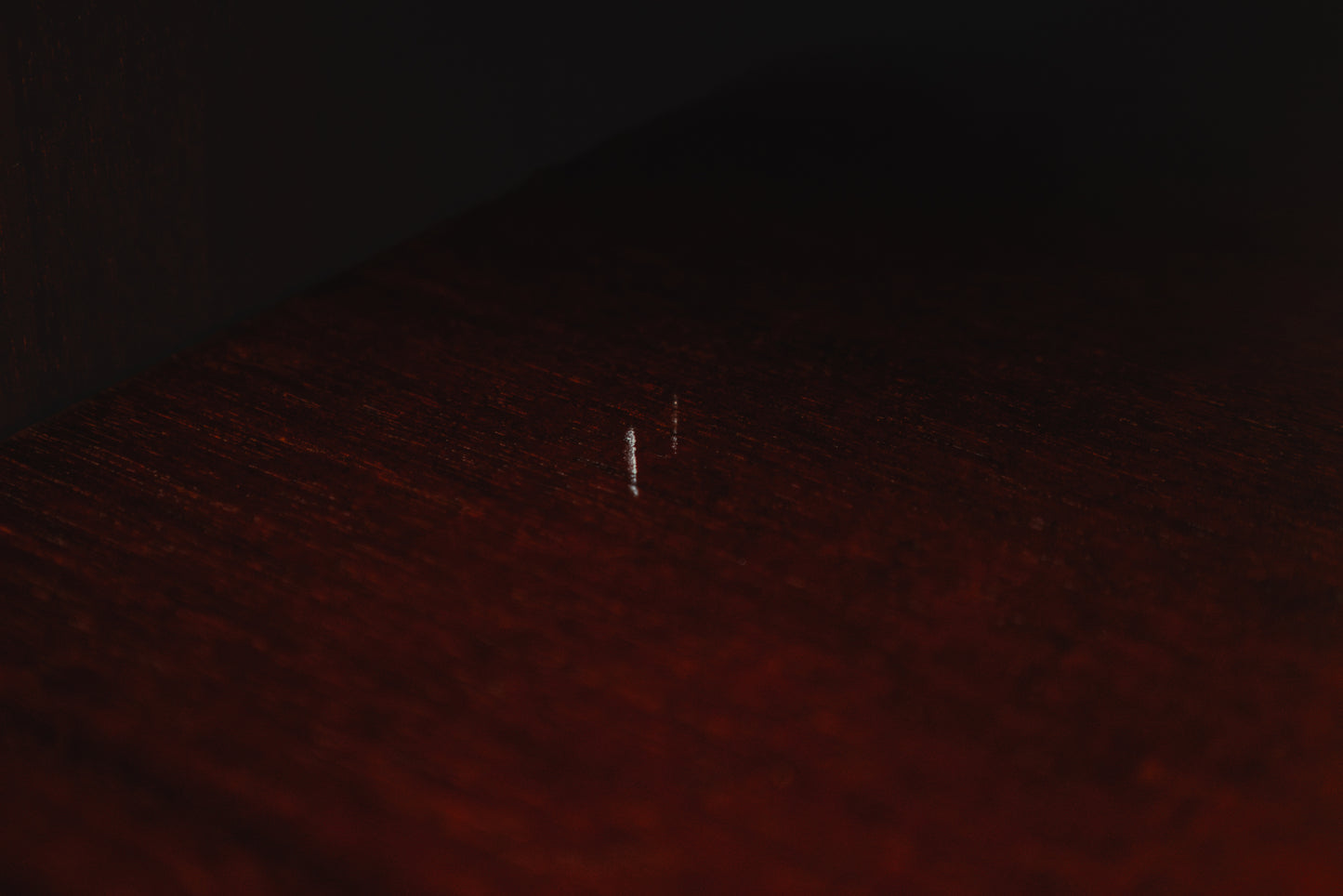 Eleganter Vitrinenschrank im Antik Stil