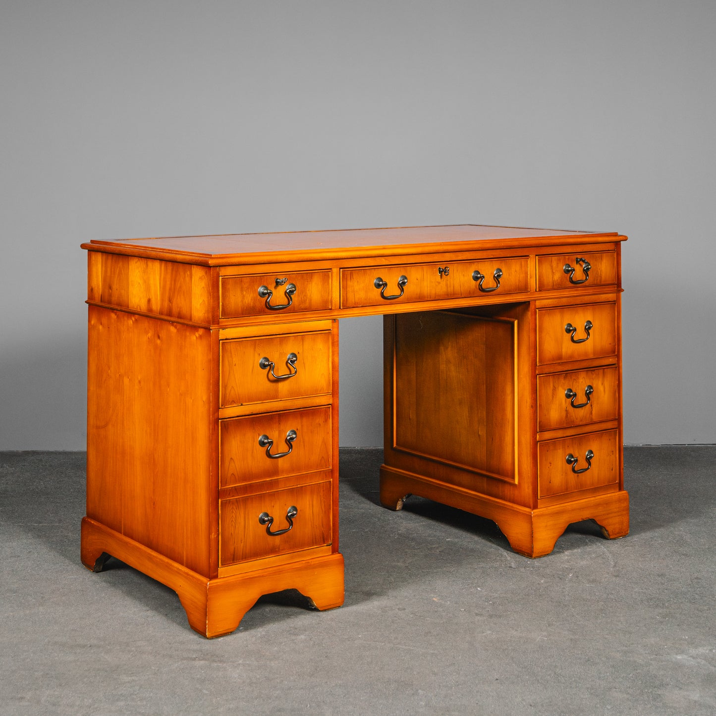 Schreibtisch im Englischen Stil