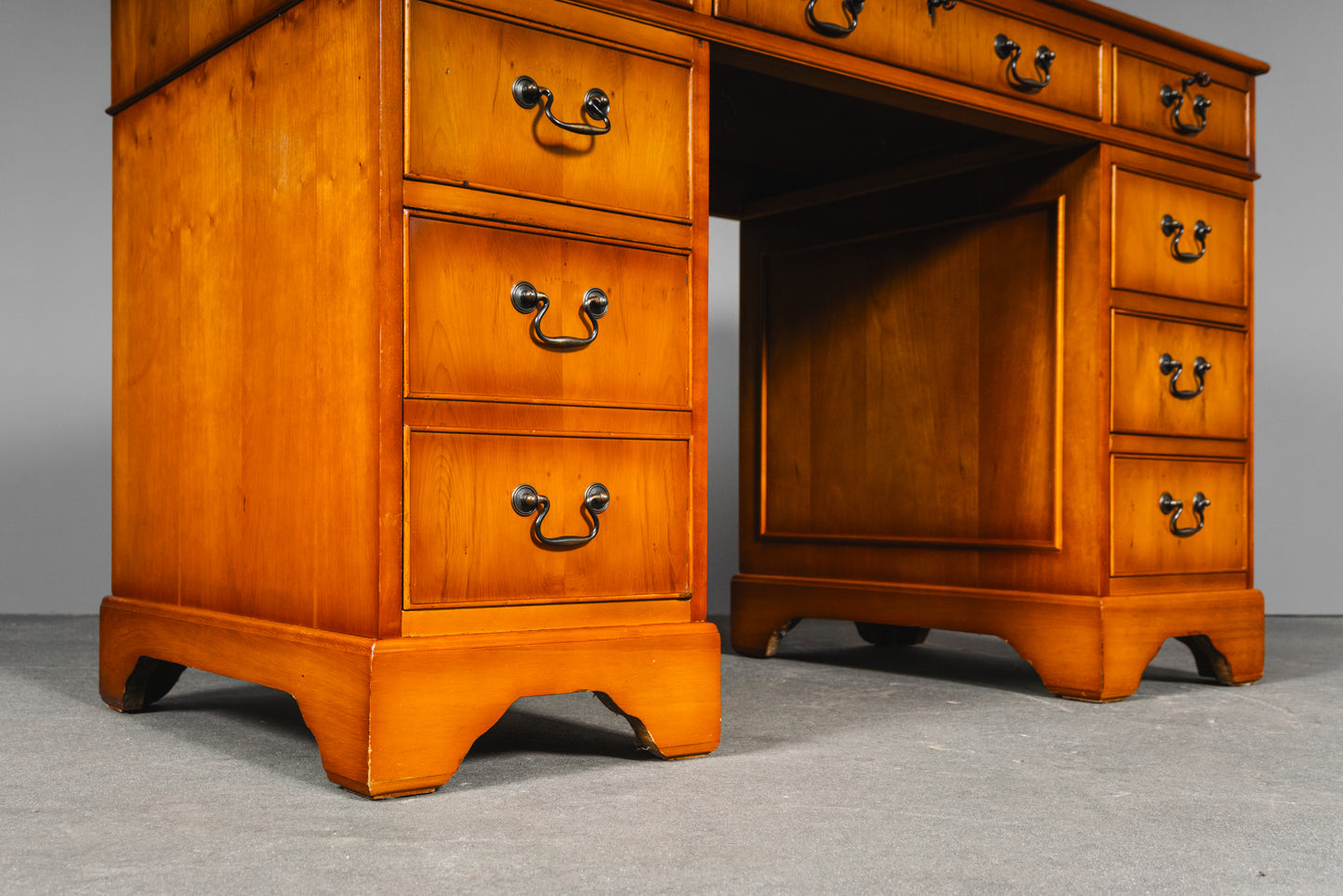 Schreibtisch im Englischen Stil