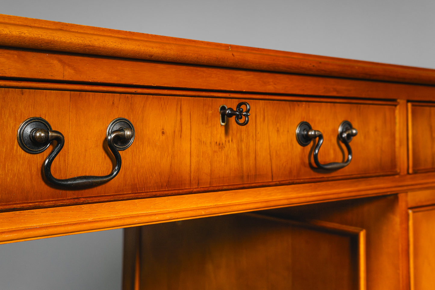 Schreibtisch im Englischen Stil