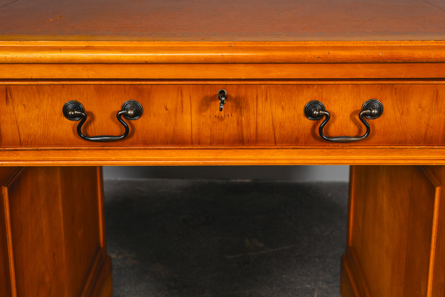 Schreibtisch im Englischen Stil