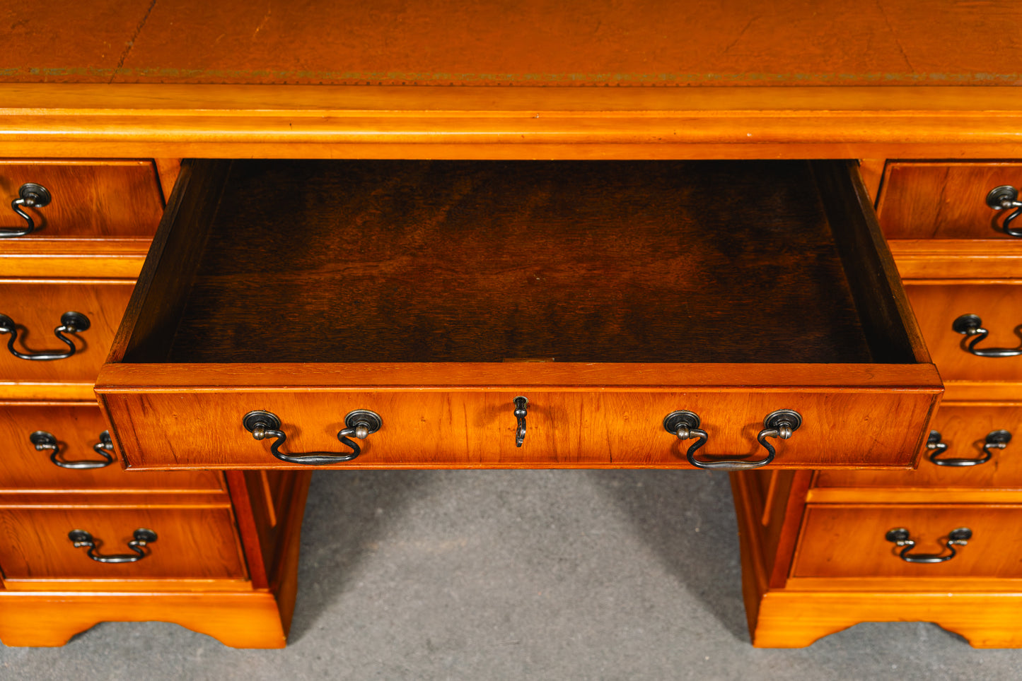 Schreibtisch im Englischen Stil