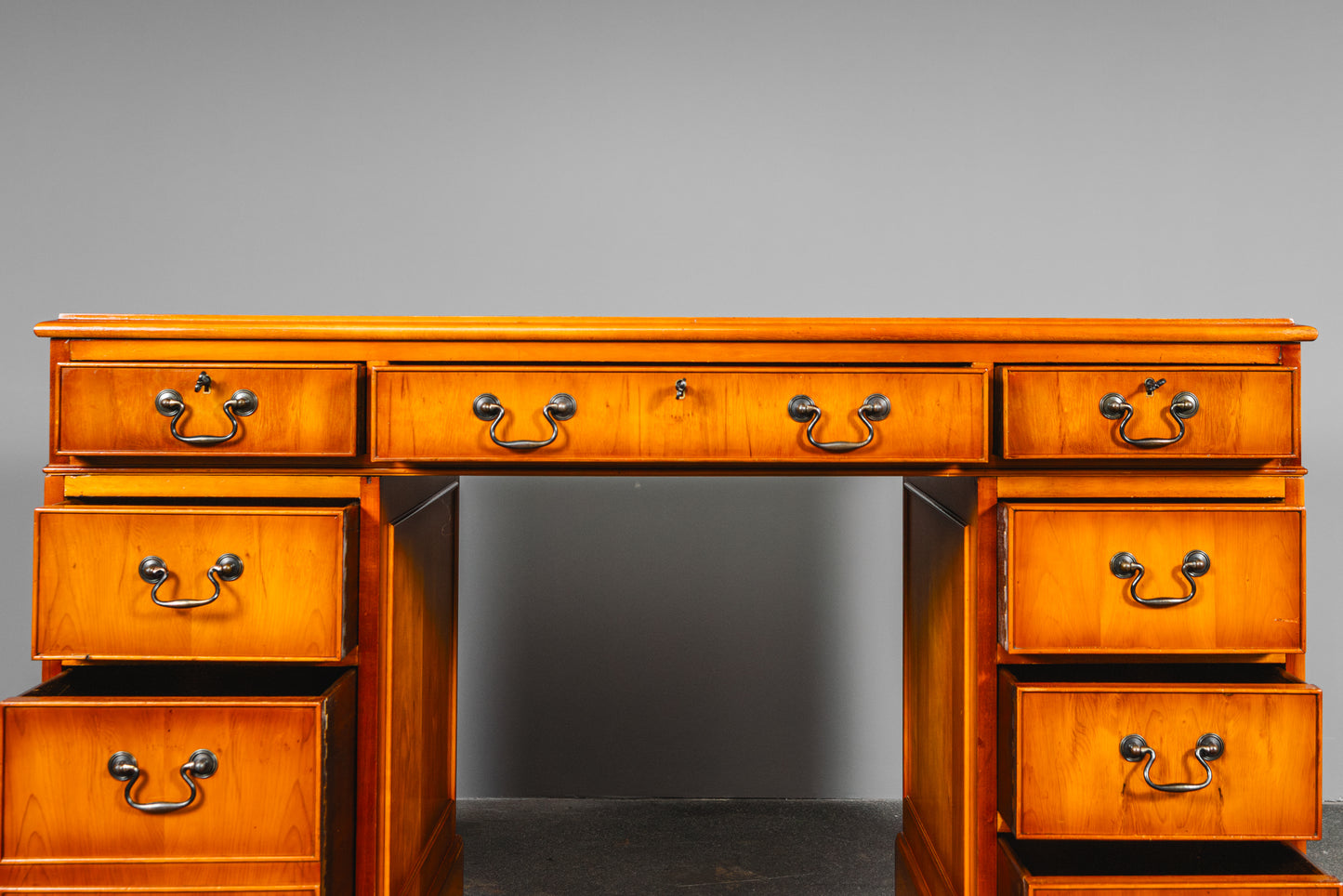 Schreibtisch im Englischen Stil