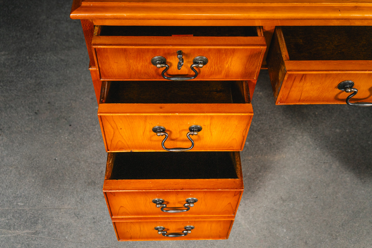 Schreibtisch im Englischen Stil