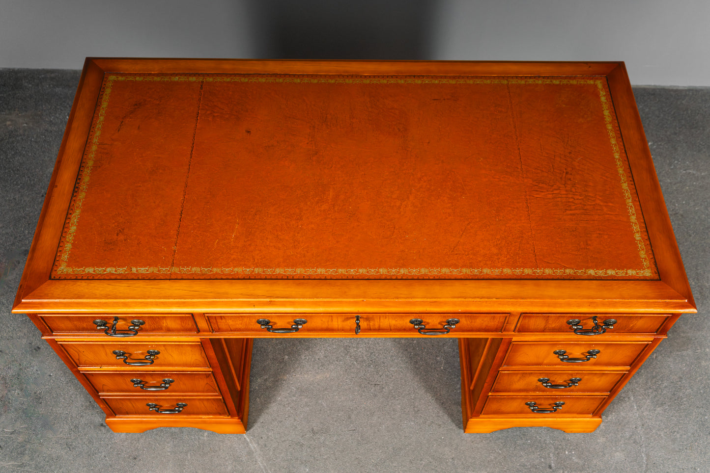 Schreibtisch im Englischen Stil