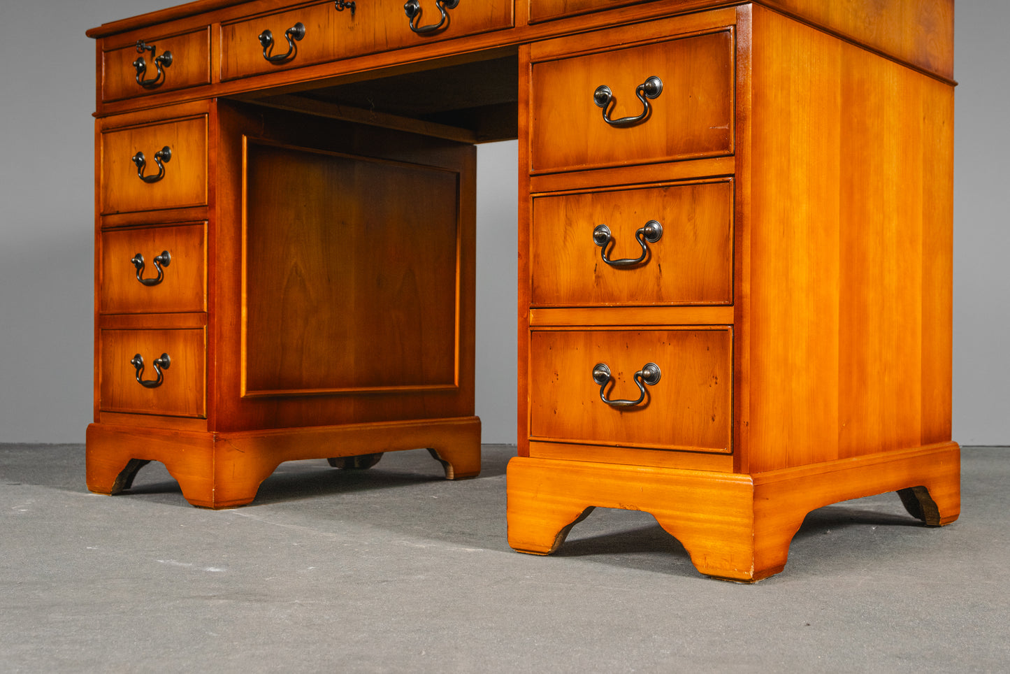 Schreibtisch im Englischen Stil