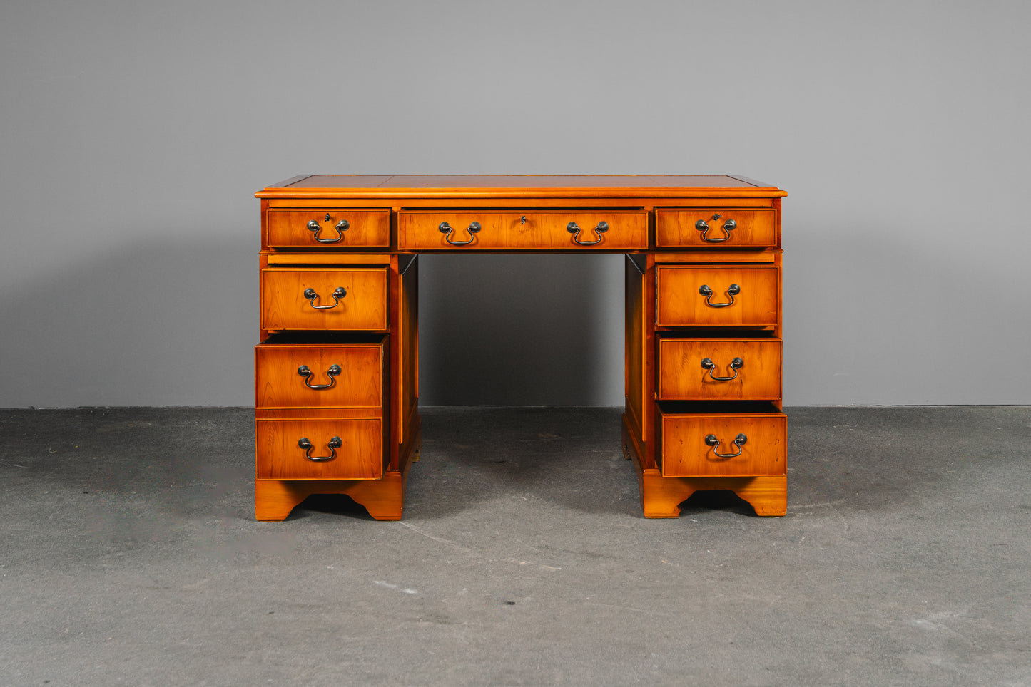 Schreibtisch im Englischen Stil