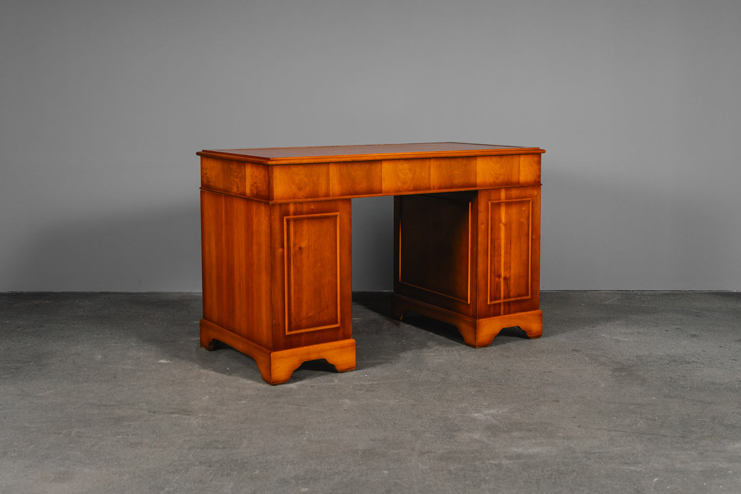 Schreibtisch im Englischen Stil