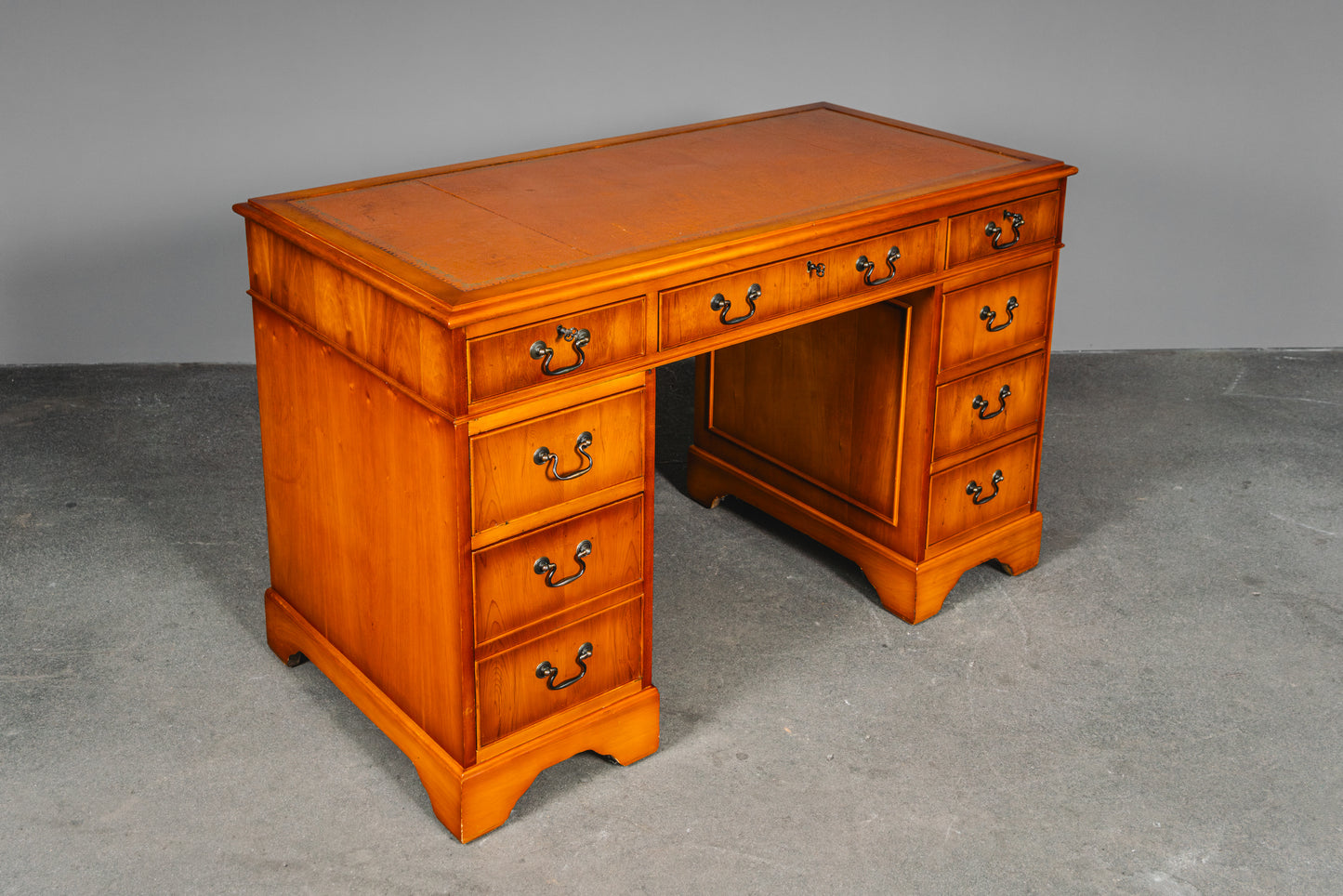 Schreibtisch im Englischen Stil