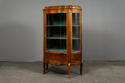 Wunderschöne Vitrine im Antik Stil