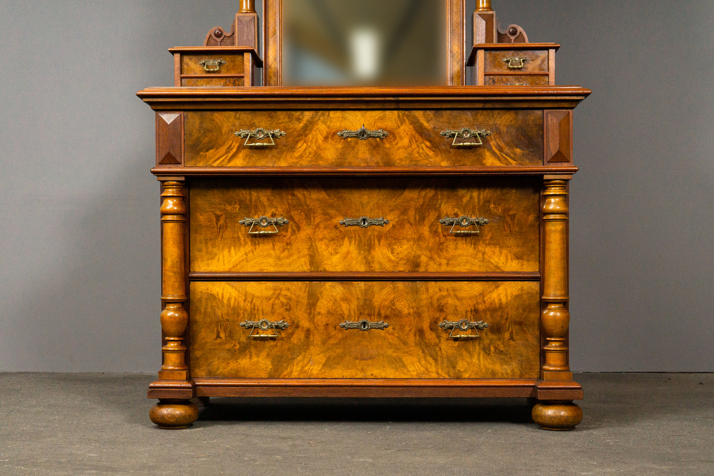 Stilvolle Gründerzeit Kommode mit Spiegelaufsatz