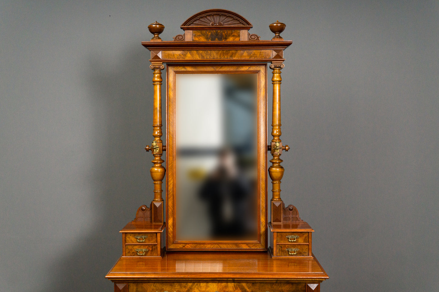Stilvolle Gründerzeit Kommode mit Spiegelaufsatz