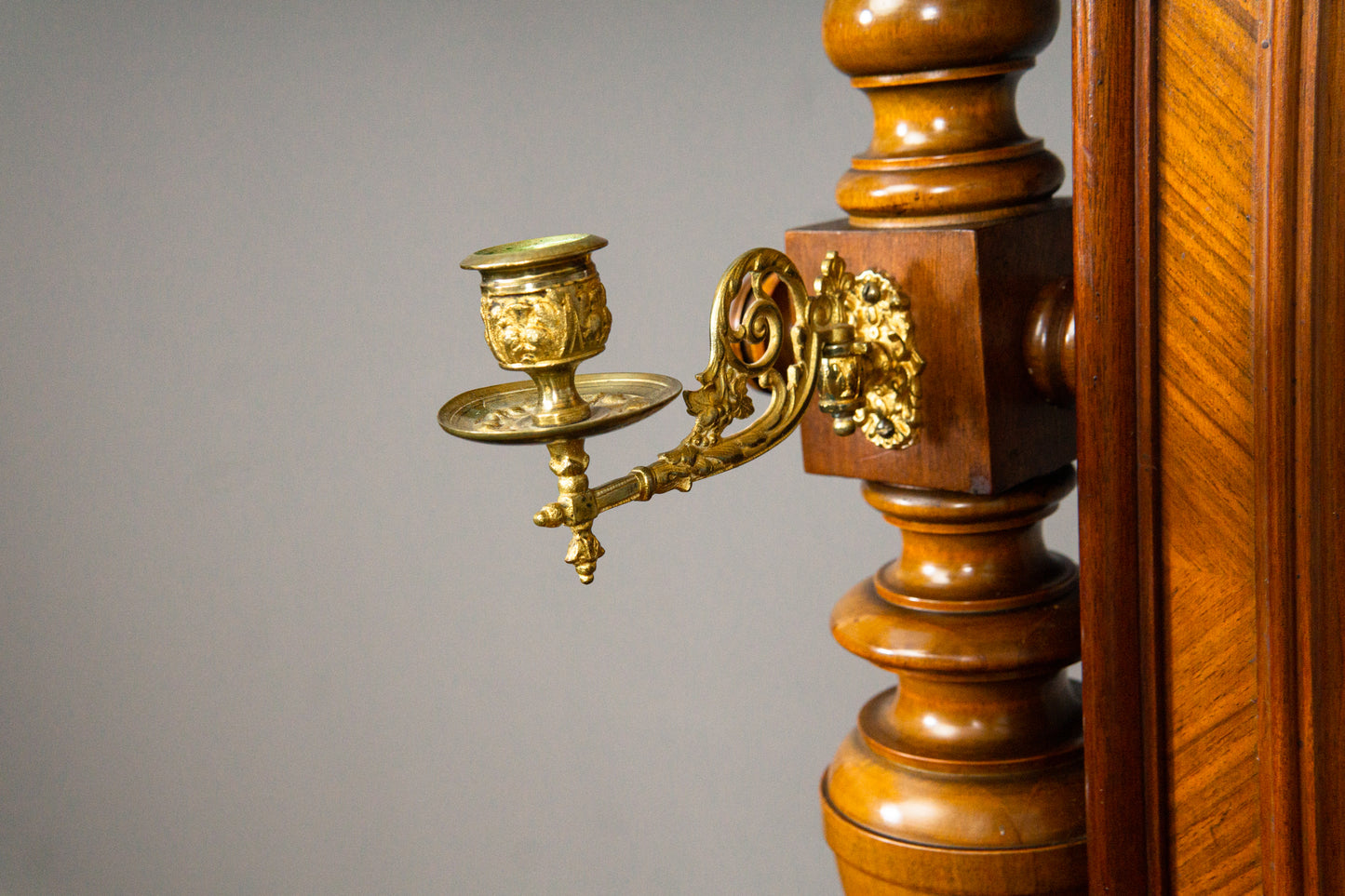 Stilvolle Gründerzeit Kommode mit Spiegelaufsatz