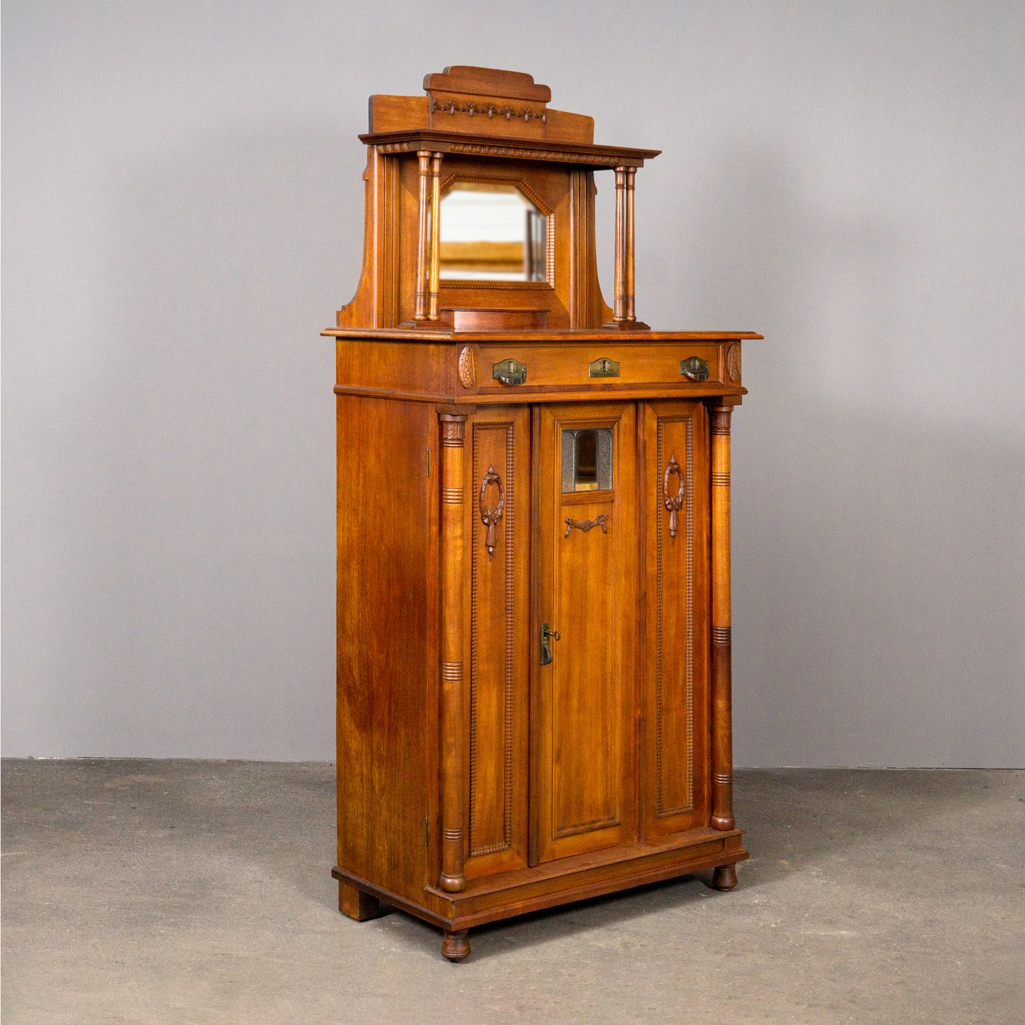 Schönes Jugendstil Vertiko