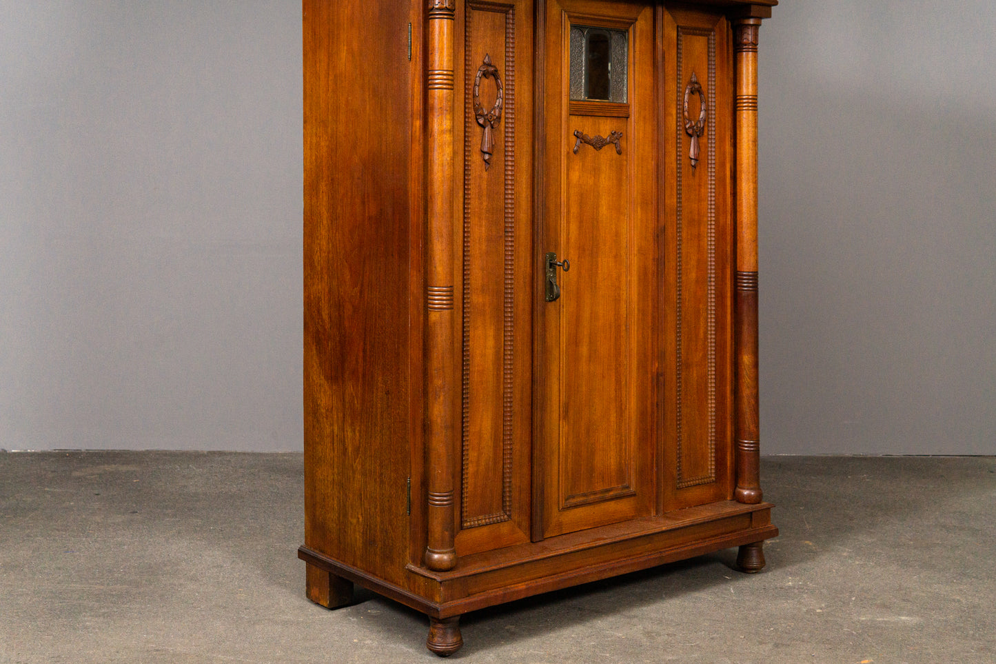 Schönes Jugendstil Vertiko