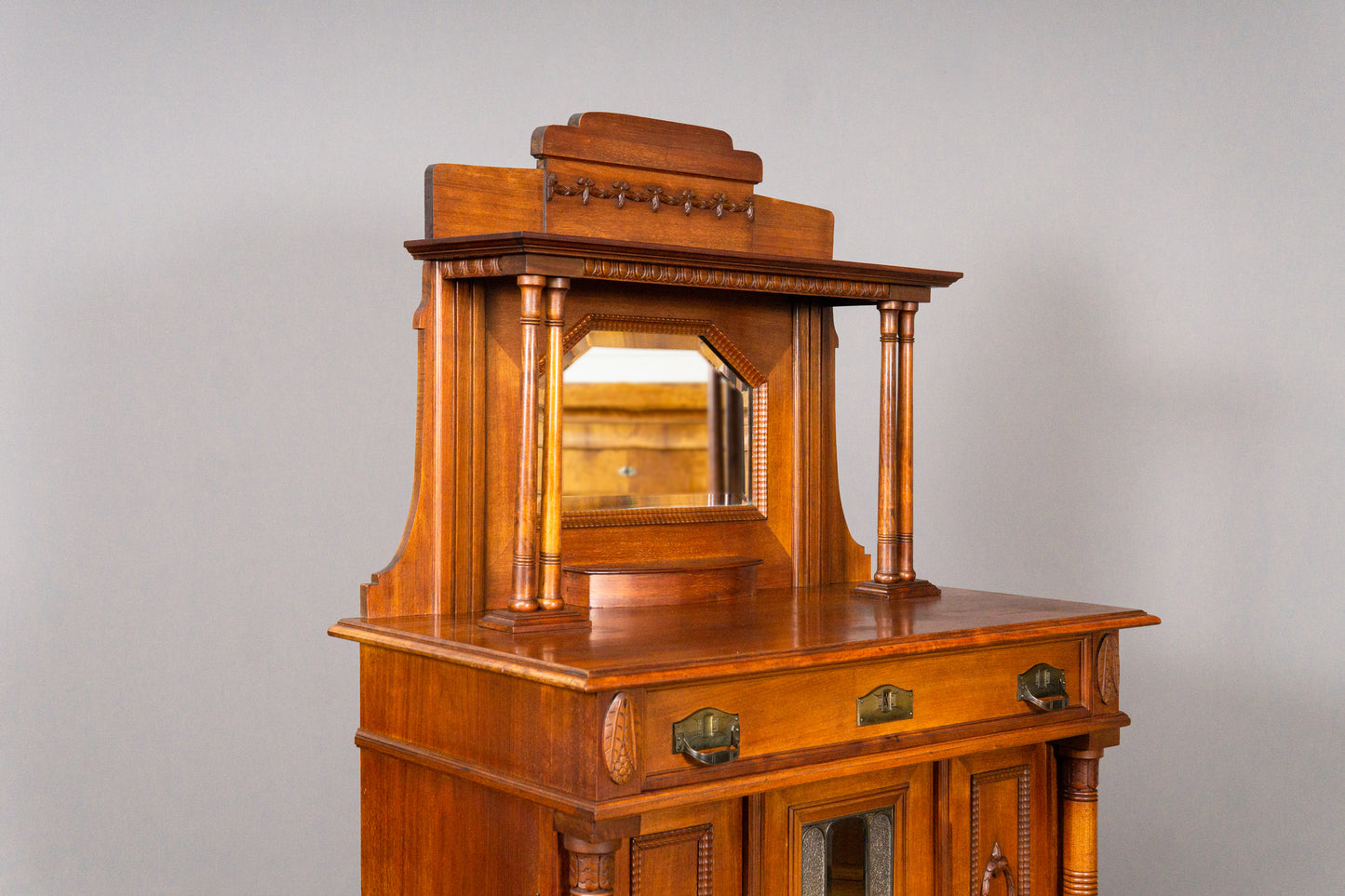 Schönes Jugendstil Vertiko