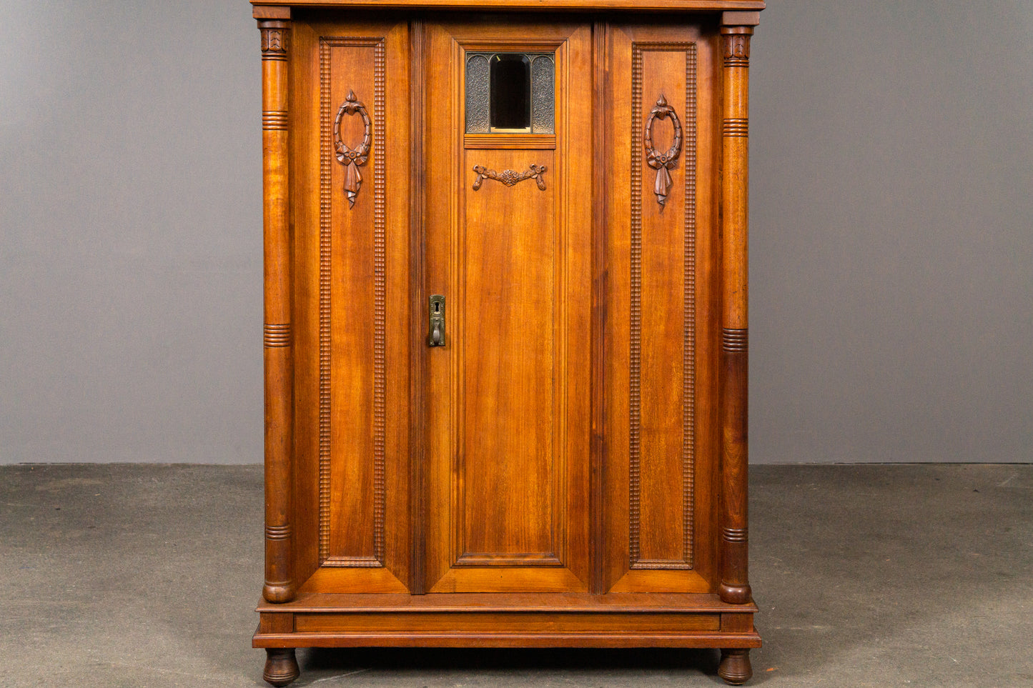 Schönes Jugendstil Vertiko