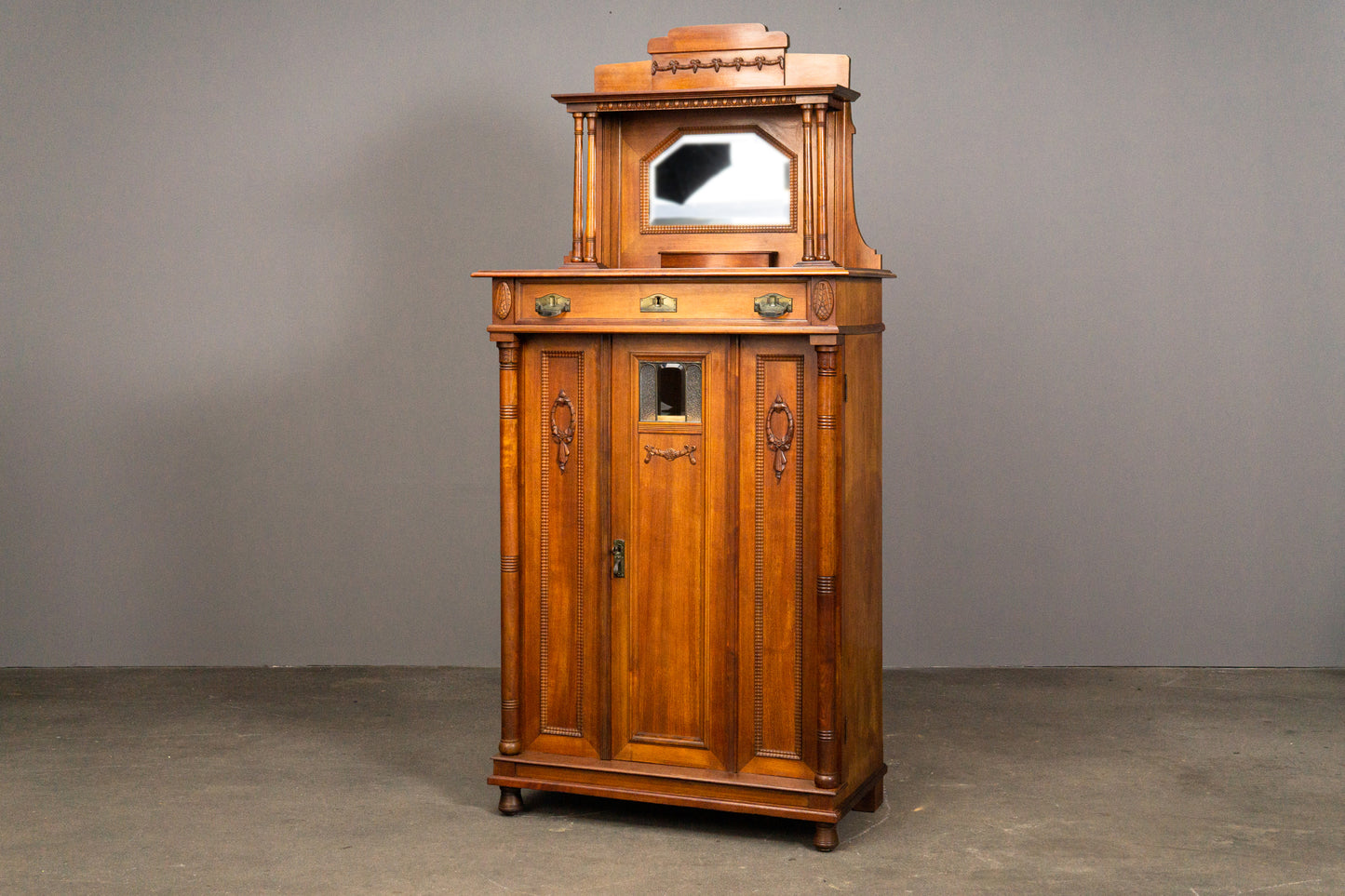 Schönes Jugendstil Vertiko