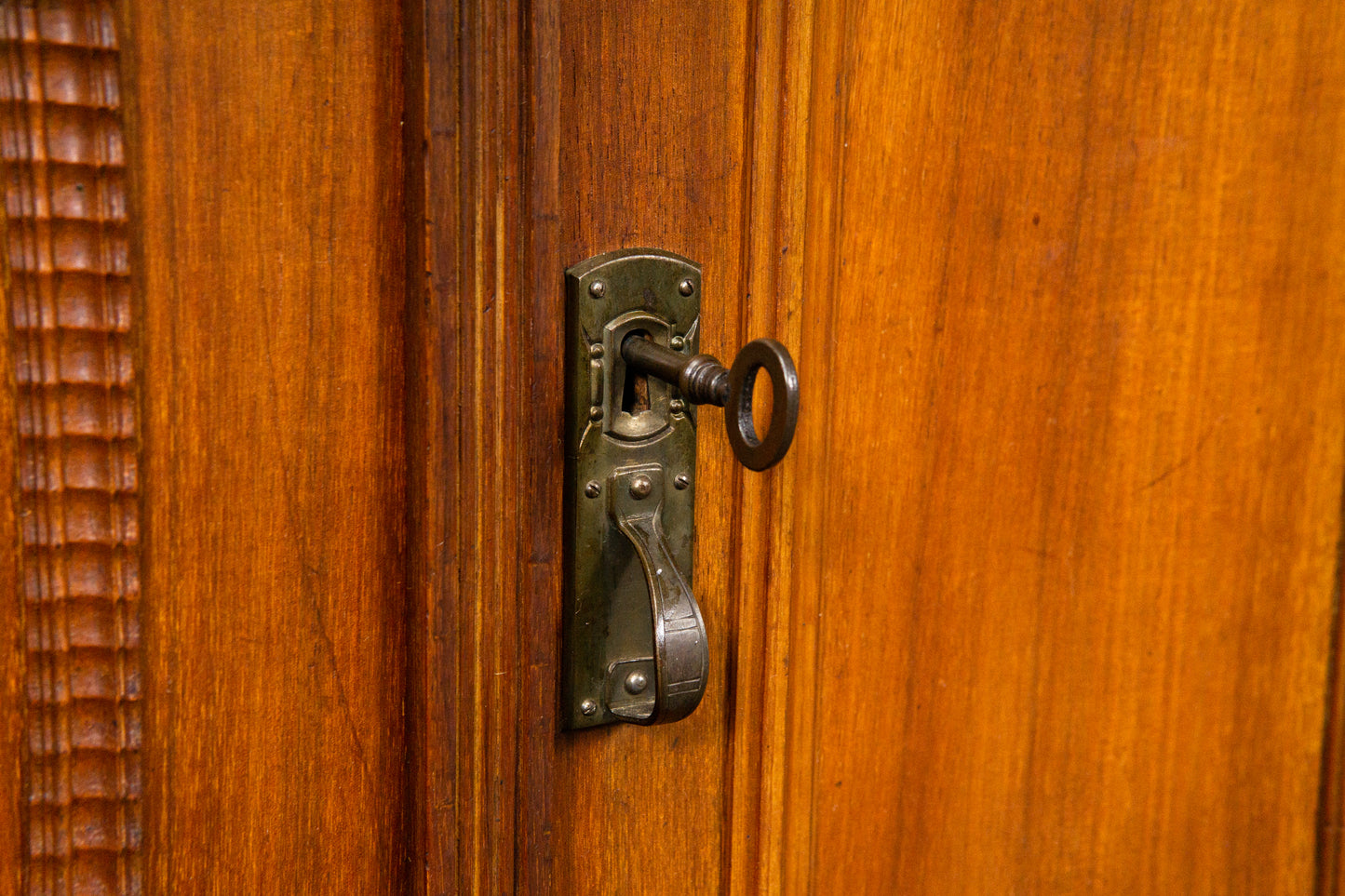 Schönes Jugendstil Vertiko