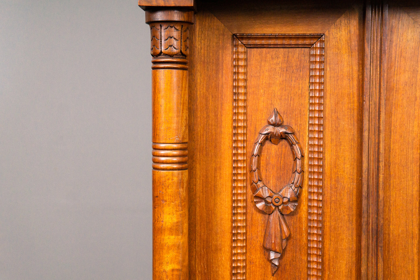 Schönes Jugendstil Vertiko