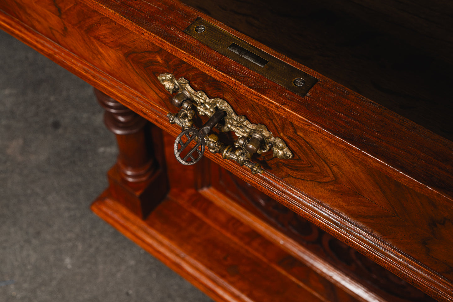 Prunkvolles Gründerzeit Buffetschrank