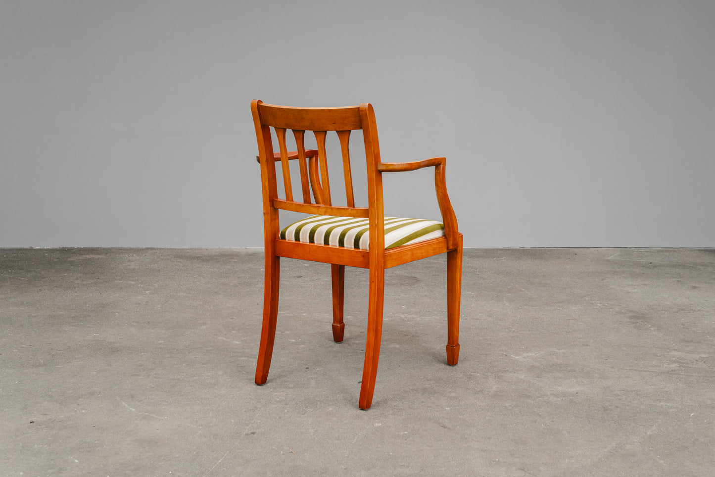 Stilvolles 6er Set Stühle im Englischen Stil