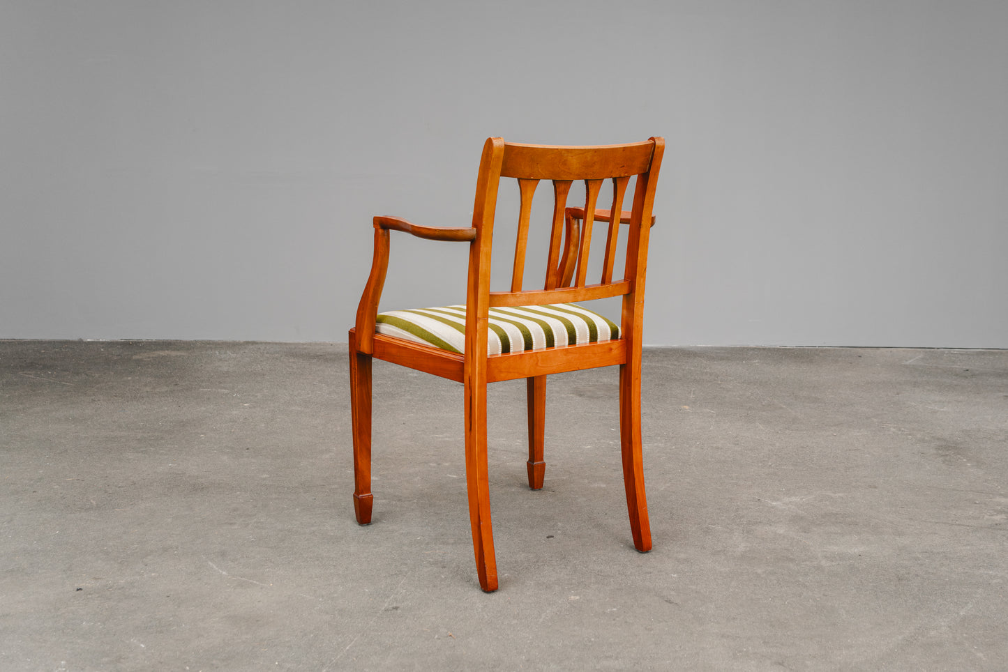 Stilvolles 6er Set Stühle im Englischen Stil