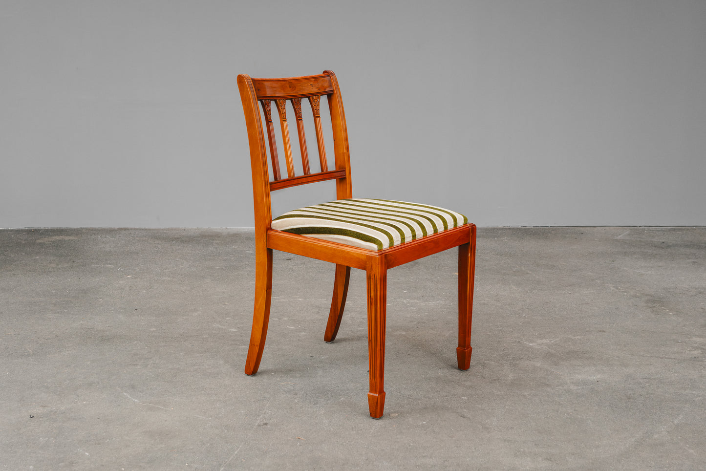 Stilvolles 6er Set Stühle im Englischen Stil