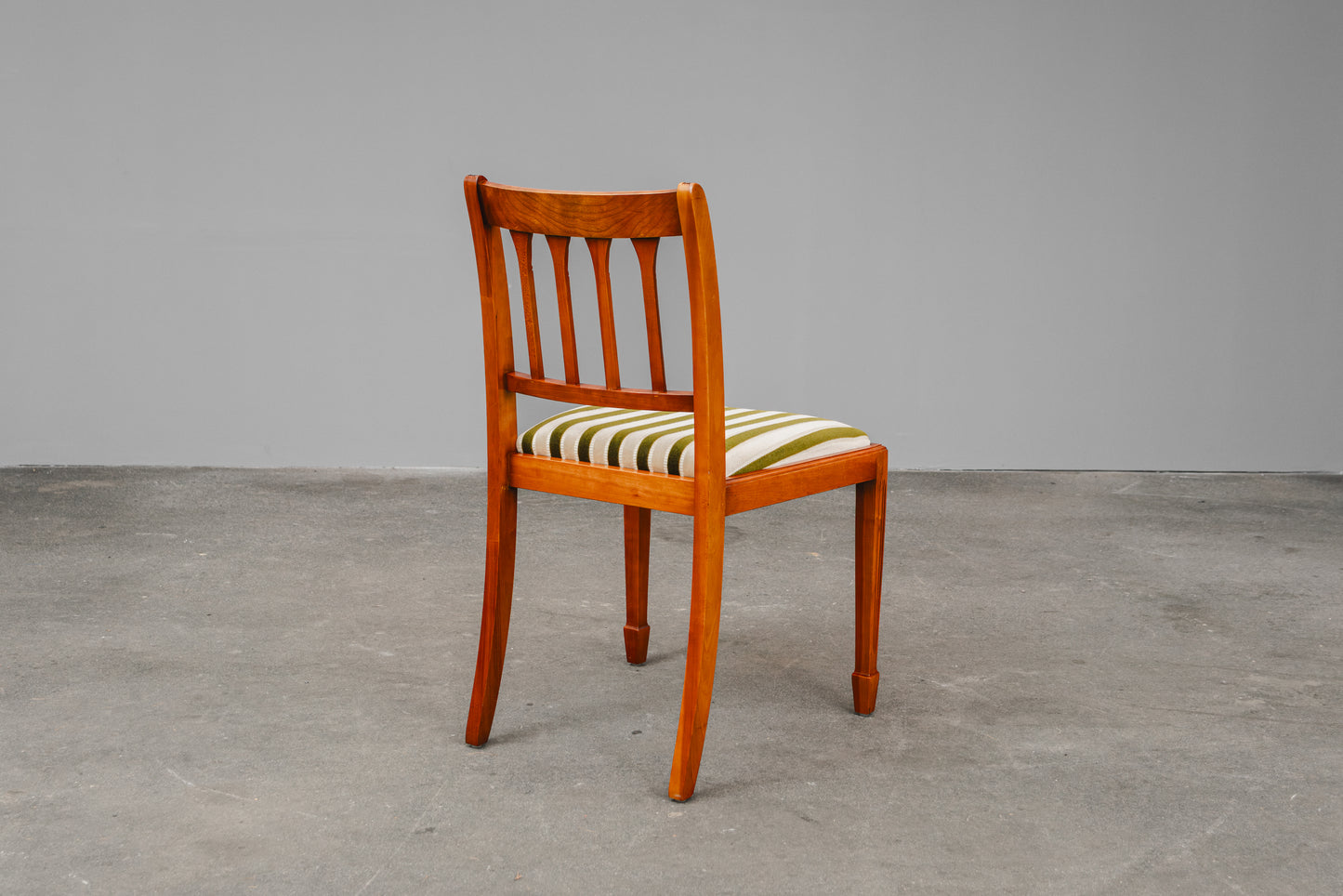 Stilvolles 6er Set Stühle im Englischen Stil