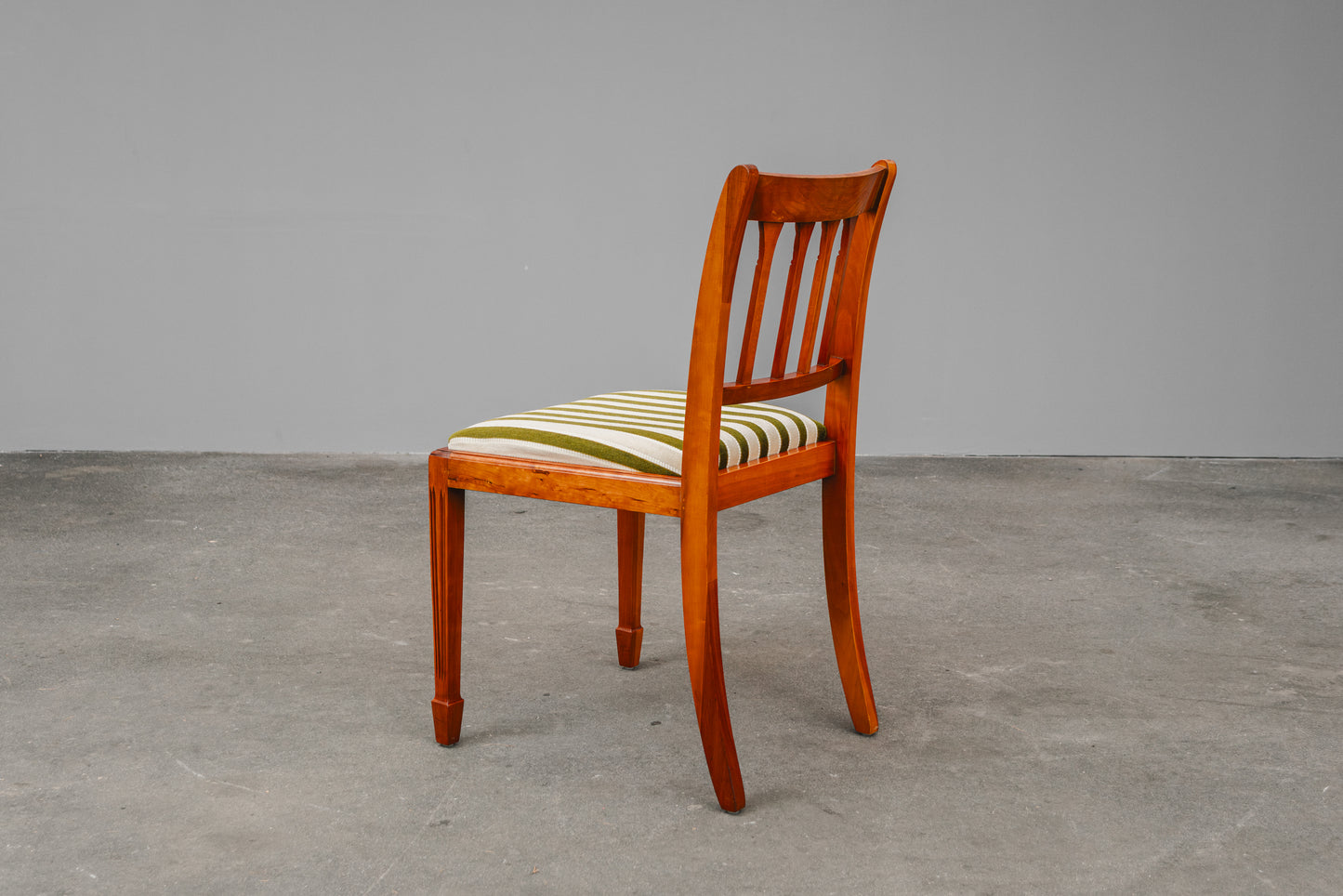 Stilvolles 6er Set Stühle im Englischen Stil