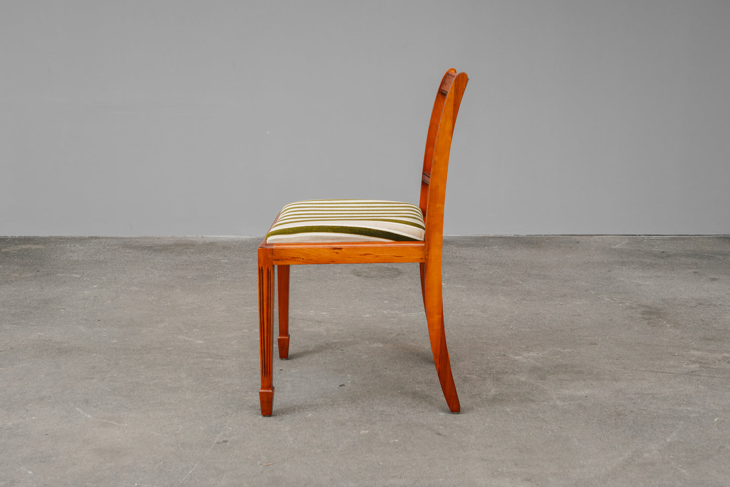 Stilvolles 6er Set Stühle im Englischen Stil