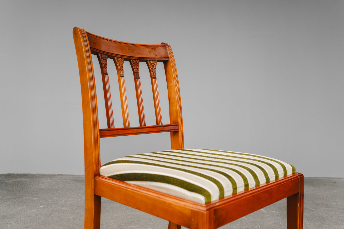 Stilvolles 6er Set Stühle im Englischen Stil