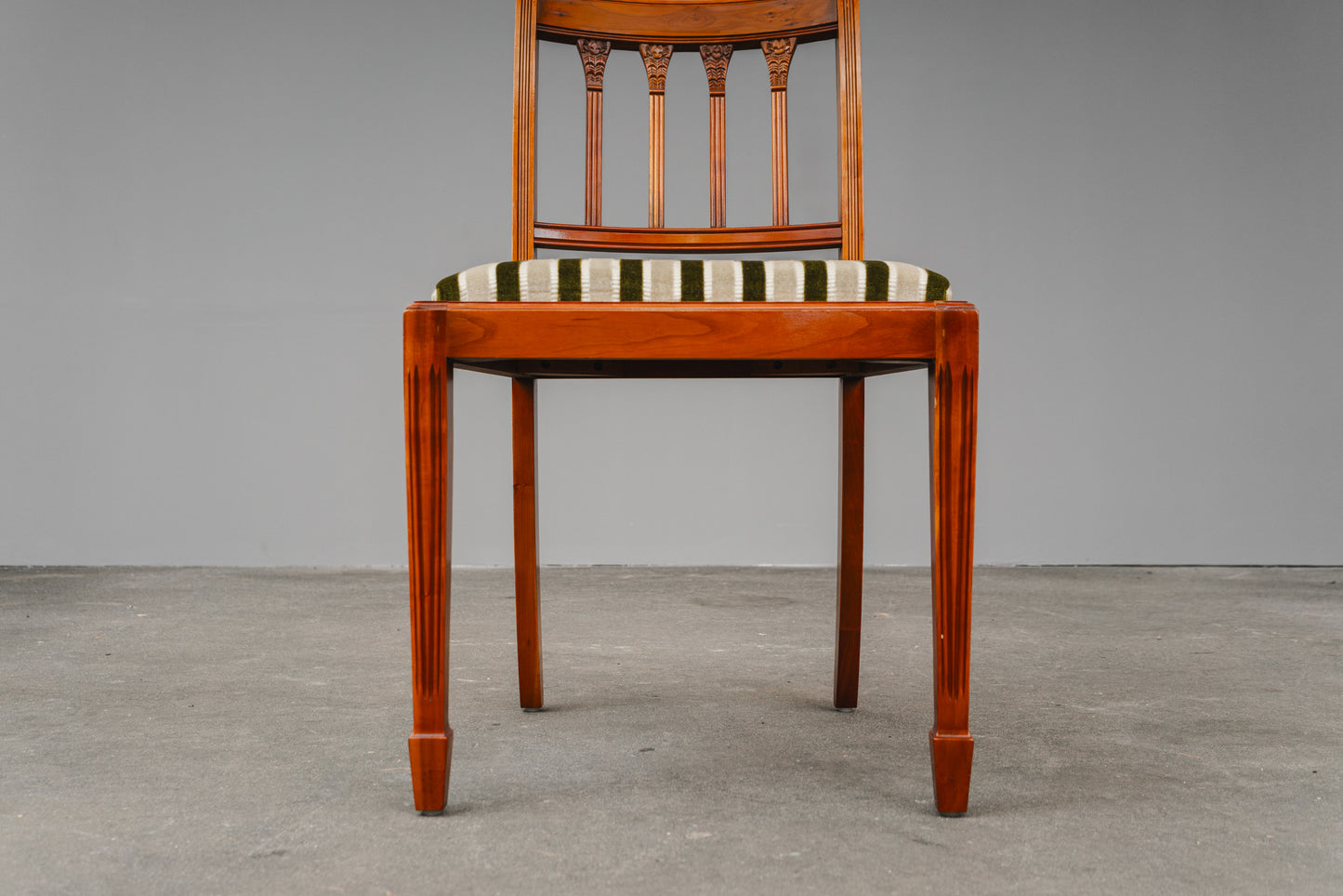 Stilvolles 6er Set Stühle im Englischen Stil