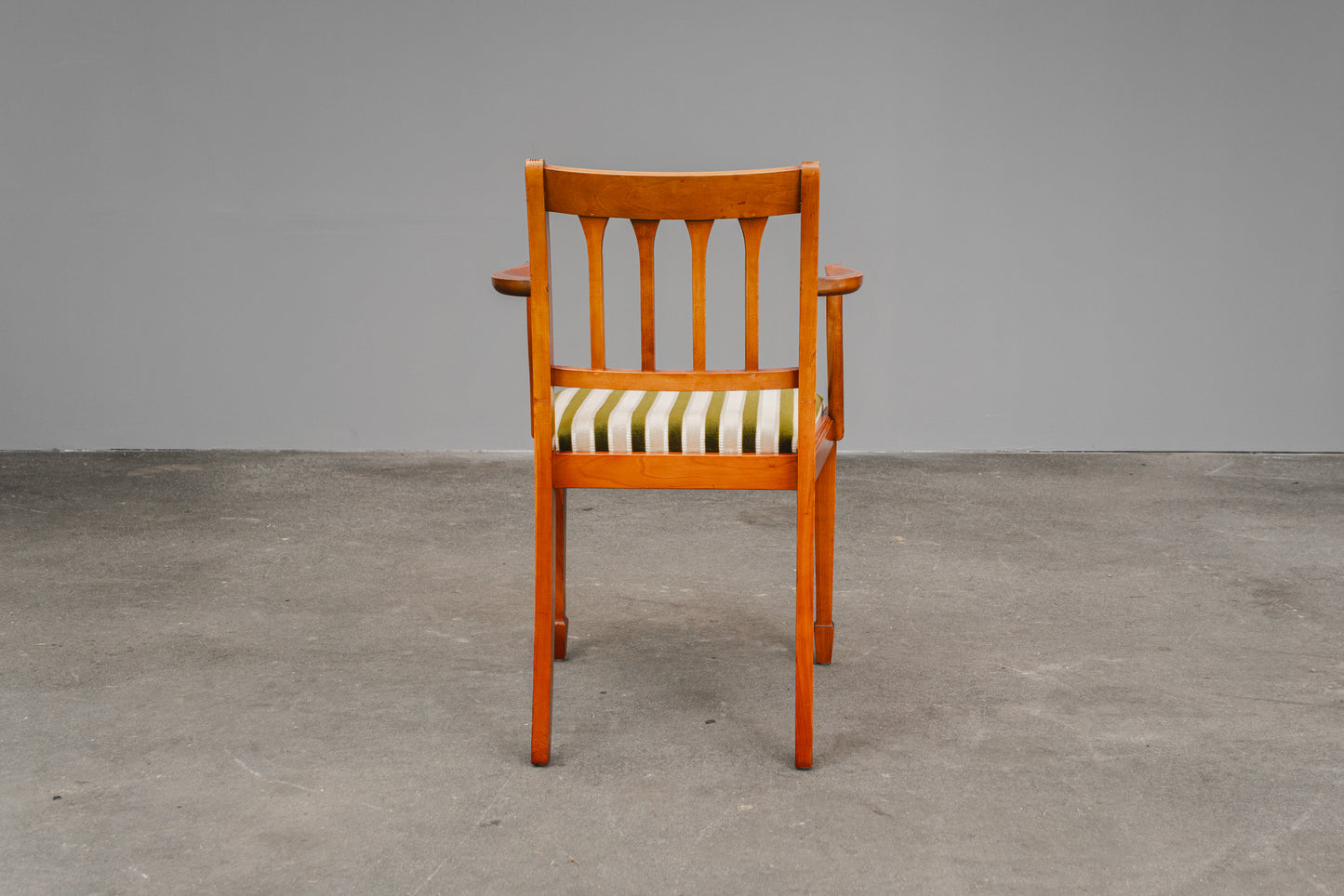 Stilvolles 6er Set Stühle im Englischen Stil