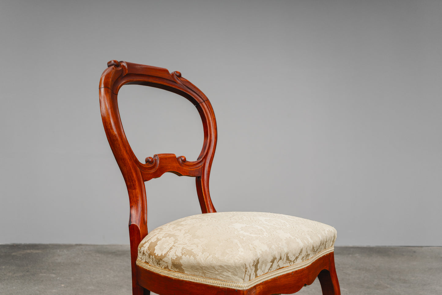 Elegantes 4er Set Stühle im Biedermeier Stil