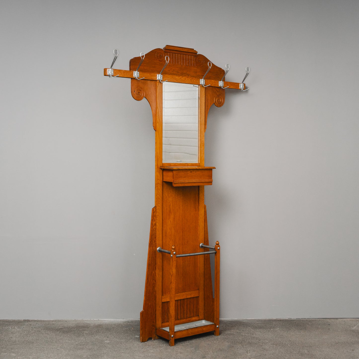 Außergewöhnliche Jugendstil Garderobe