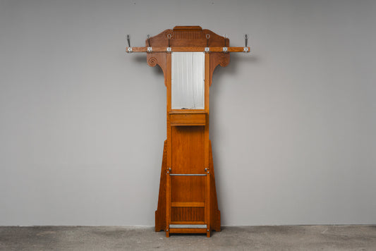 Außergewöhnliche Jugendstil Garderobe