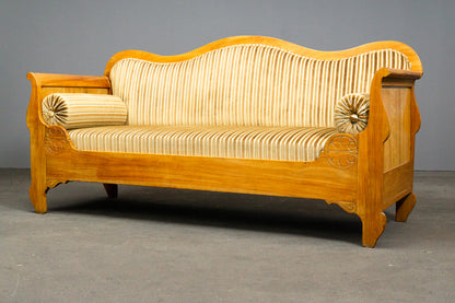 Atemberaubendes Biedermeier Sofa