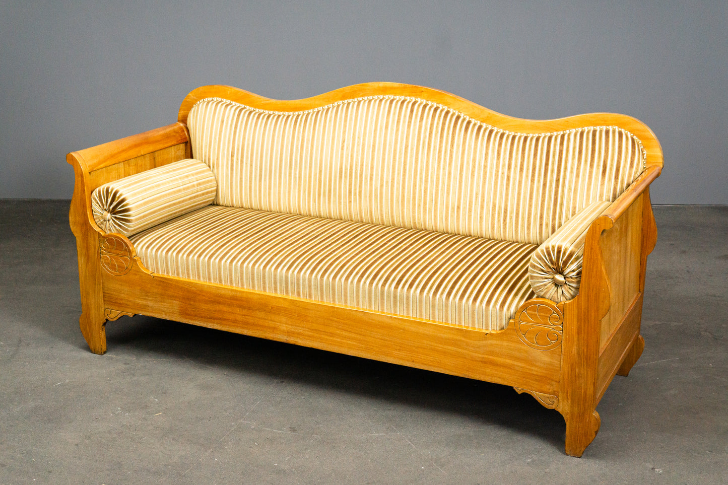 Atemberaubendes Biedermeier Sofa