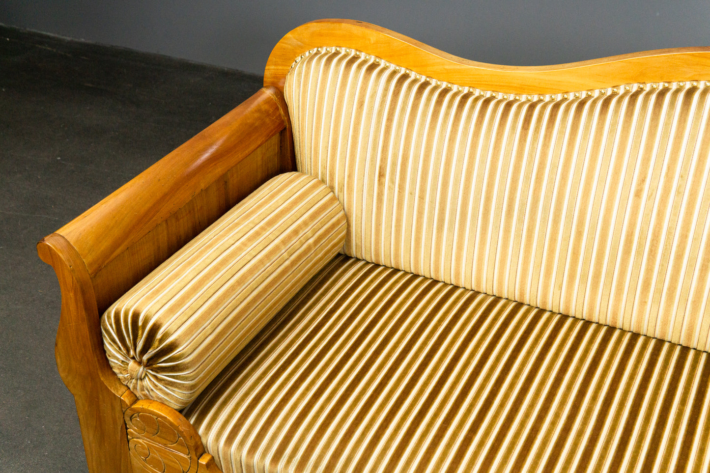 Atemberaubendes Biedermeier Sofa