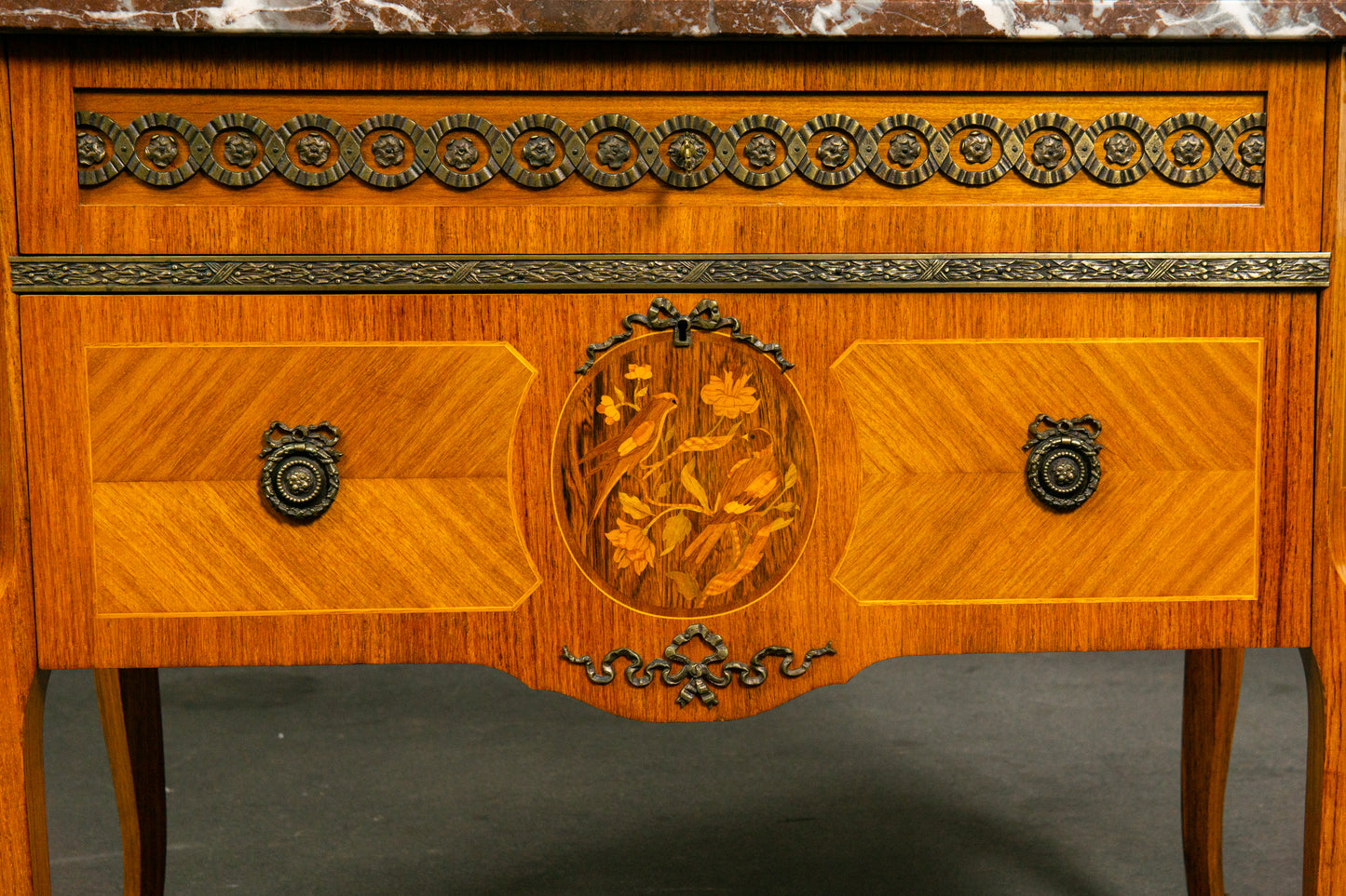 Wunderschöne Kommode im Louis XVI Stil